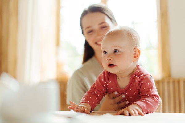 Zielona kupka u noworodka. Co oznacza i czy jest powodem do niepokoju?